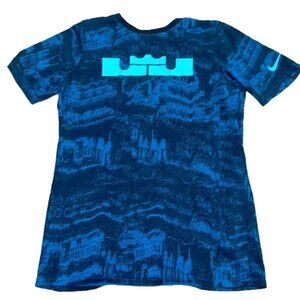 ❤️NIKE LeBron James Logo boys Shirt Size Large